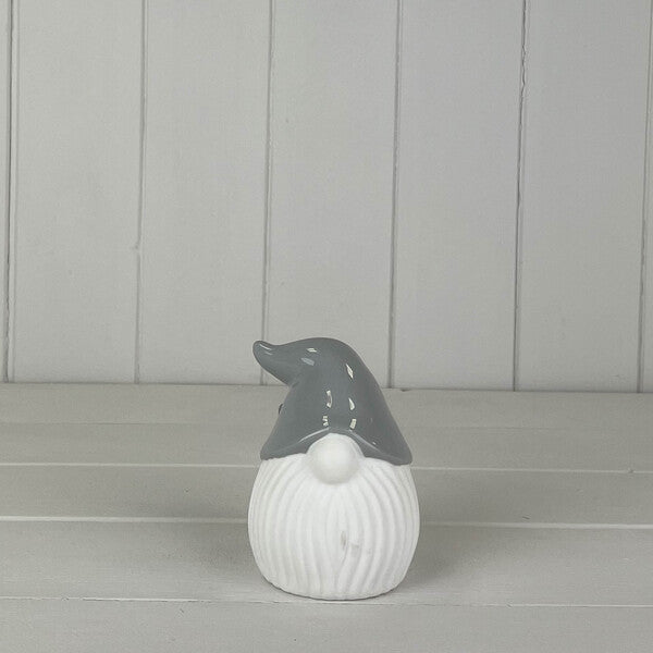 Ceramic Gnome deco with grey hat size 7.8*7.1*10.2cm with light