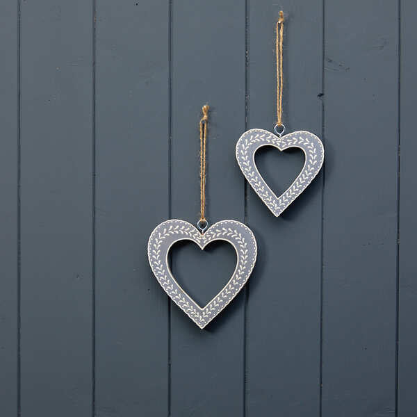 Hanging Grey Heart with White Kerry Work 12.5x1x13cm