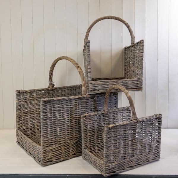Set of 3 square greywashed baskets: S H42 X L25 M: H52 X L30 L: H59 X L35 cm