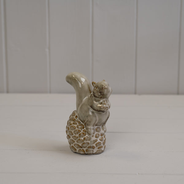Beige Mottle Caramic Squirrel Sitting on Pinecone Decoration L7xD5xH11.5cm Weight-182g