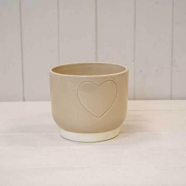 Cream Debossed Heart Pot D14.5cm x H12.5cm x B11cm