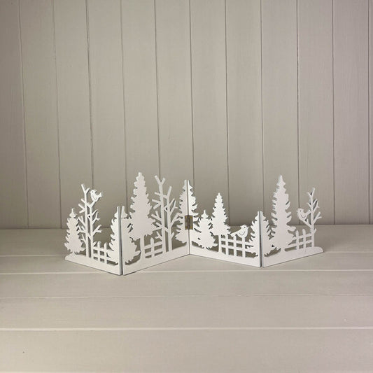 White Wooden Christmas Scene Display (18.5cm) Weight- 124g