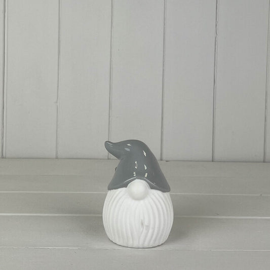 Ceramic Gnome deco  with grey hat size 7.8*7.1*10.2cm with light