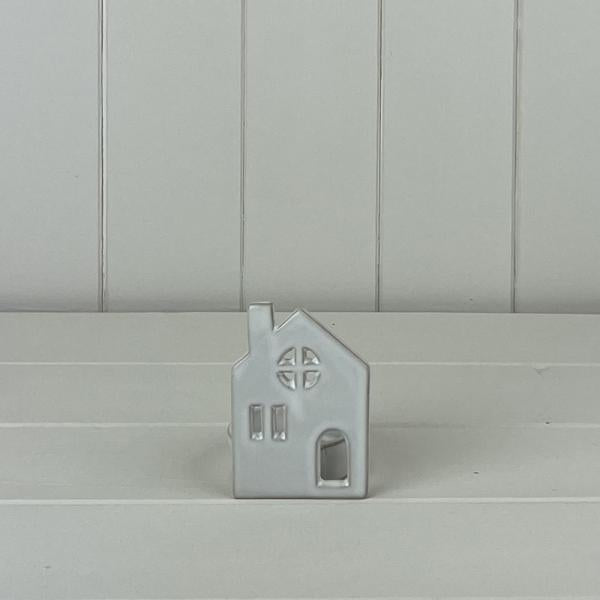 White Ceramic House Tealight Holder L6.7xD6xH8.6cm Weight-138g
